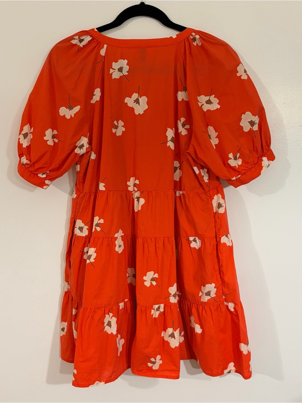 Universal Thread Women's puff sleeve split neck floral Coral tiered - Picture 2 of 6